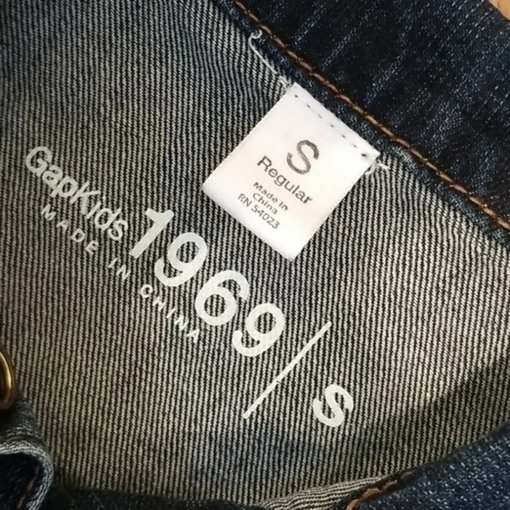 Gap 1969 jean jacket distressed small‎